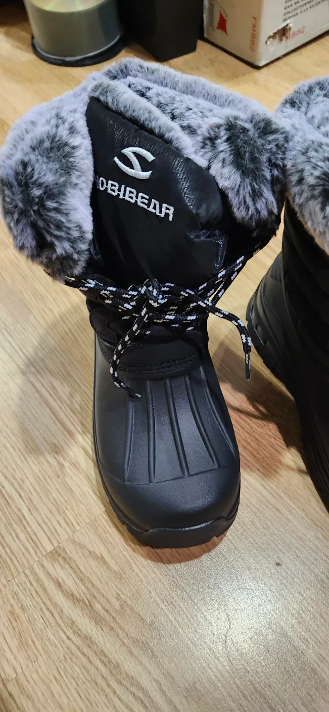 BRAND NEW NEVER USED. Bear Black Winter Boots image indicator(4)