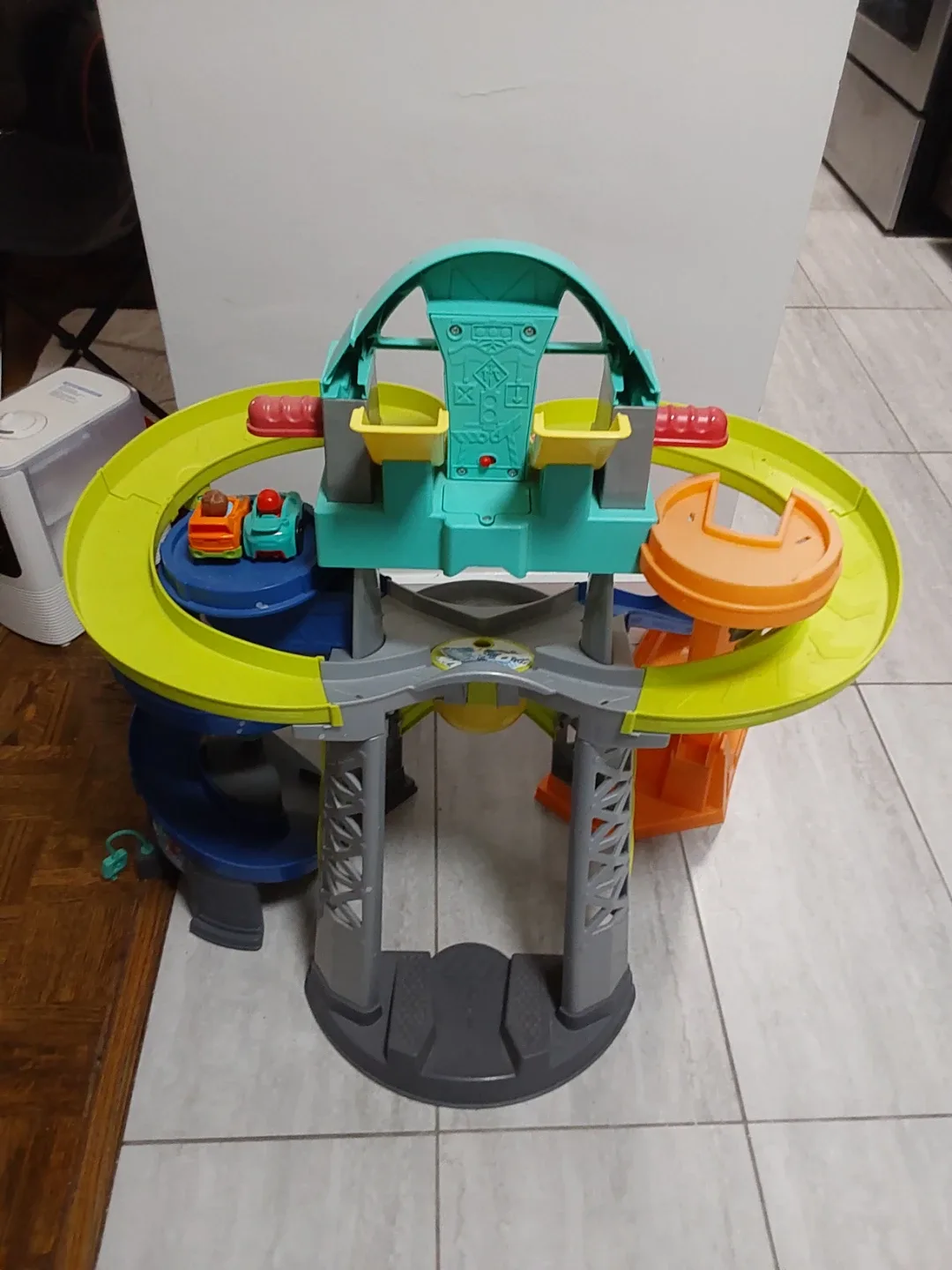 Fisher-Price Little People Launch & Loop Raceway image indicator(4)