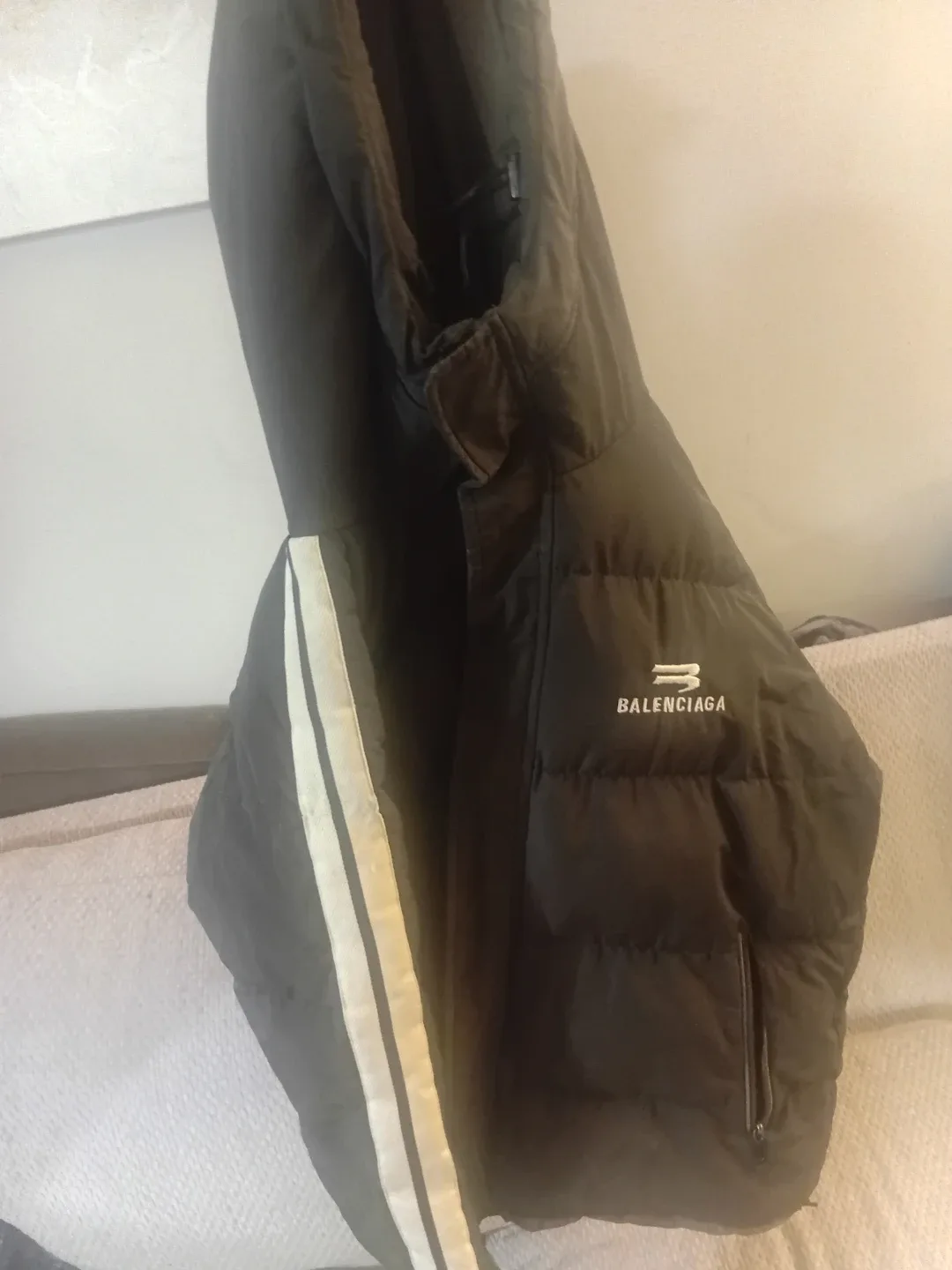 Balenciaga Puffer Jacket image indicator(2)