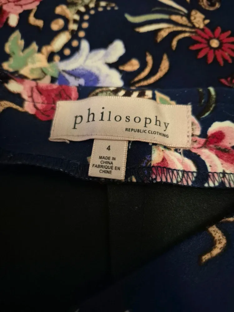 Philosophy Floral Pencil Skirt Dark Blues Size 4 image indicator(6)