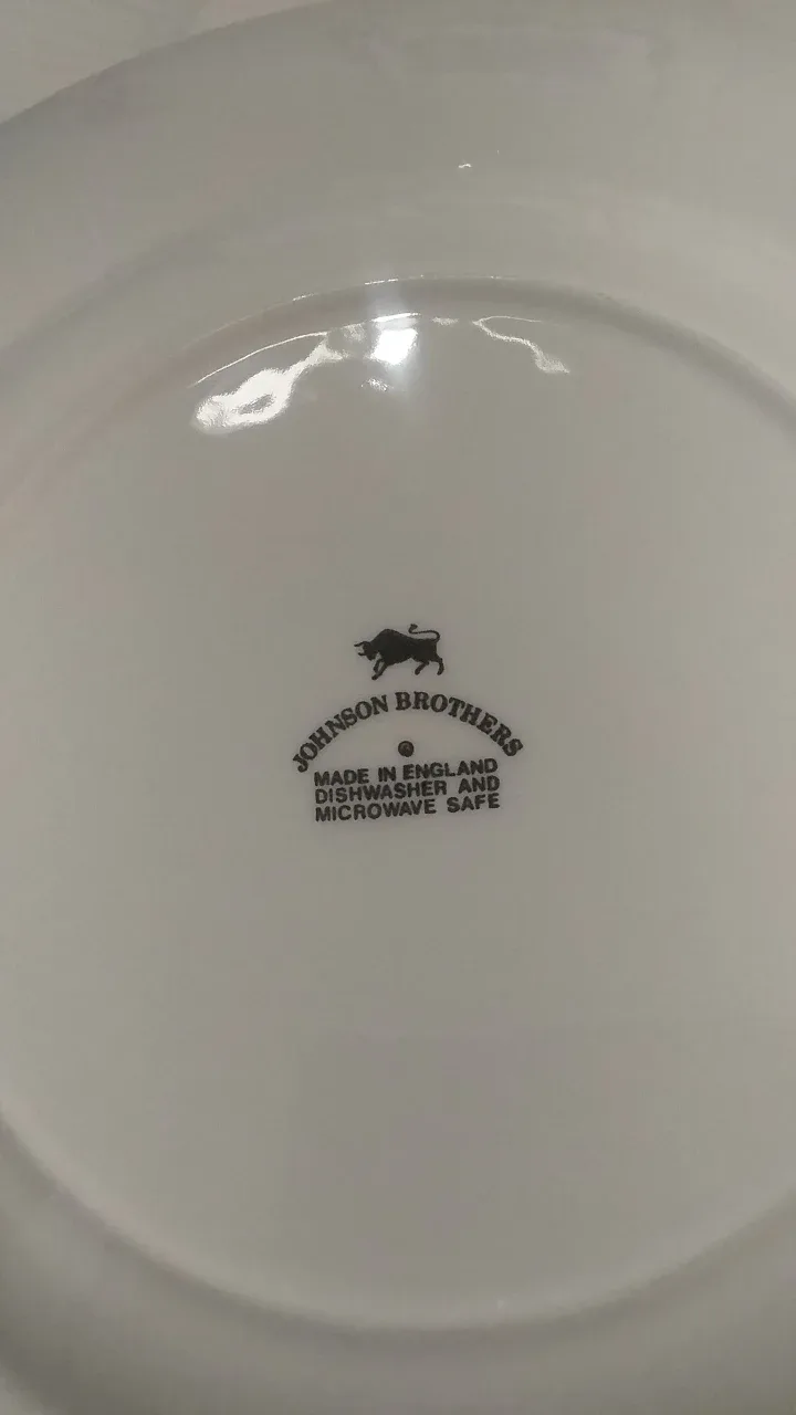 Johnson Brothers England Dinner Plates