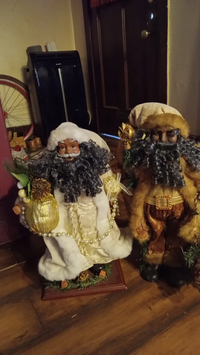 Santa Claus Figurines