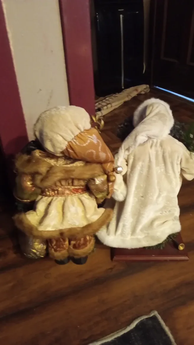 Santa Claus Figurines image indicator(2)