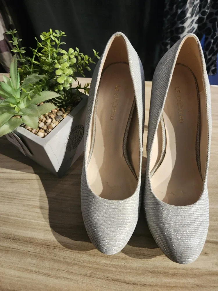 Le Chateau Silver Heels