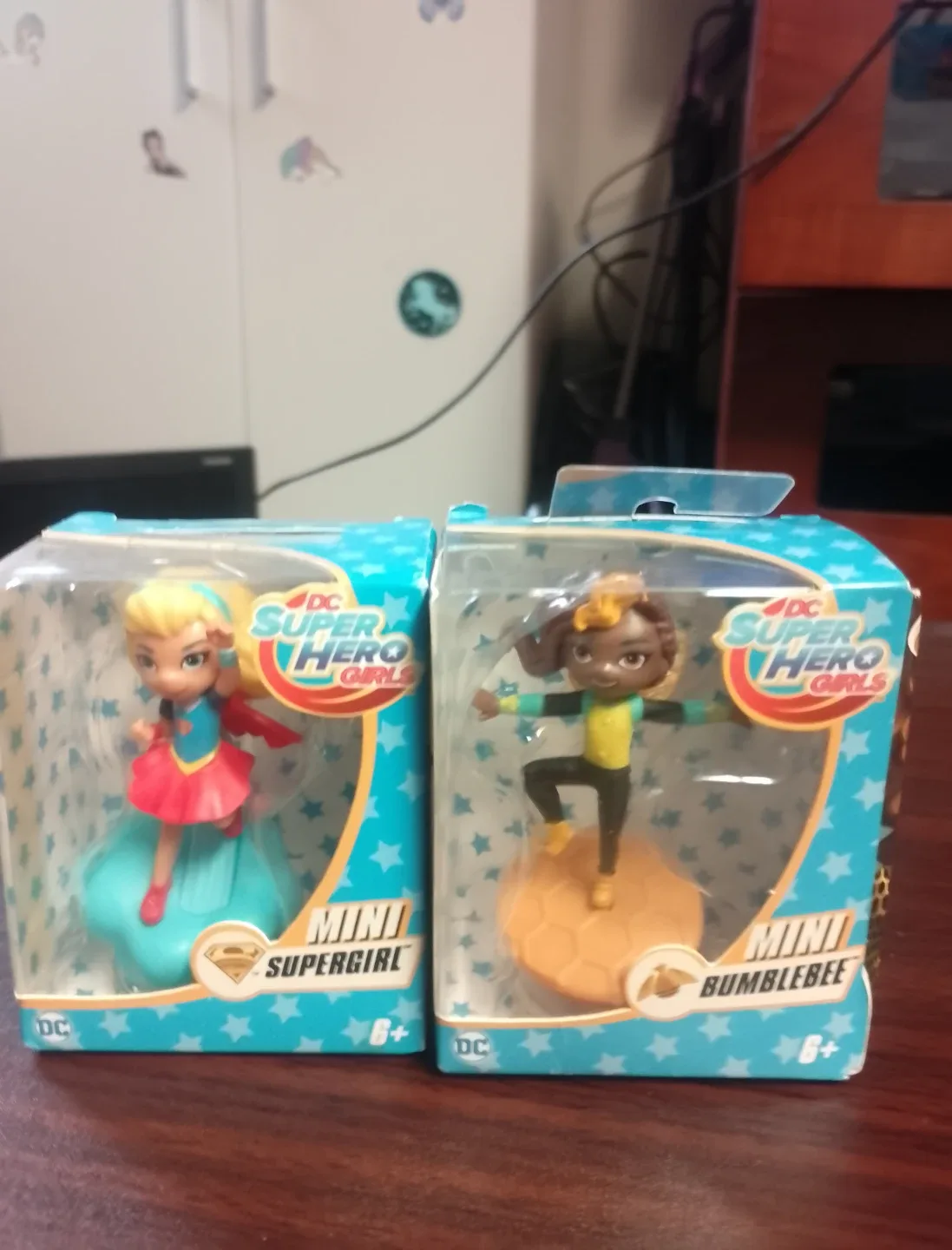 DC Super Hero Girls Mini Figures - Supergirl & Bumblebee