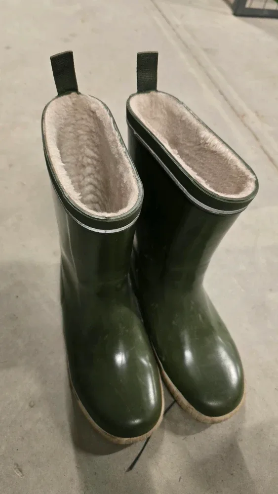 Tretorn Green Lined Rain Boots- used image indicator(2)