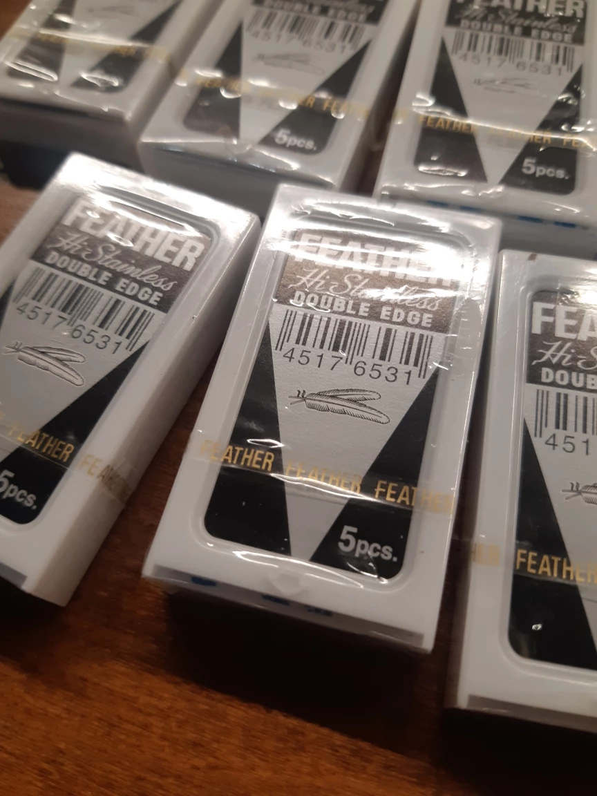 Feather Hi-Stainless Double Edge Razor Blade bundle - photo 2