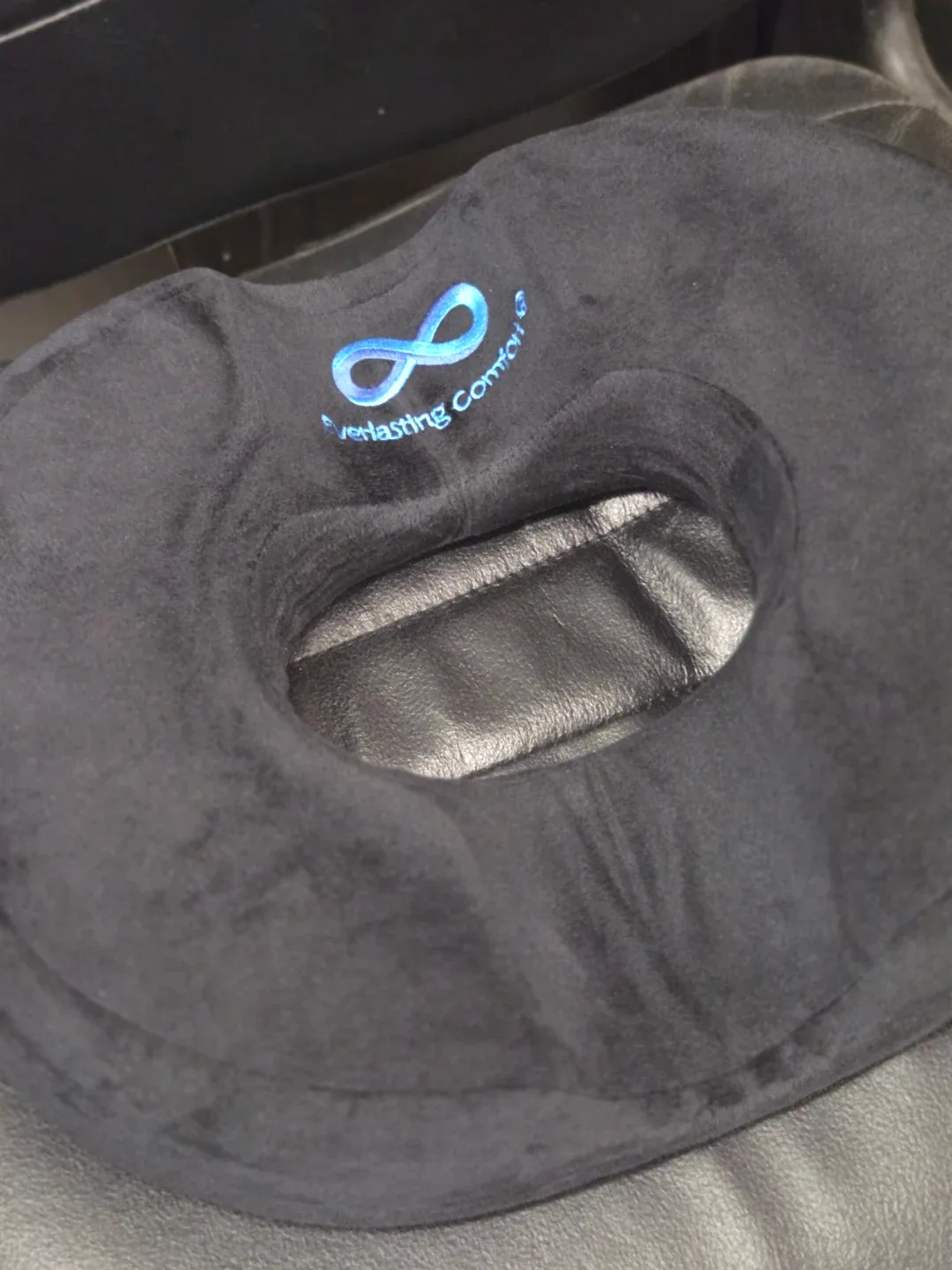 Everlasting Comfort Donut Pillow w/ Removable Cushion image indicator(4)