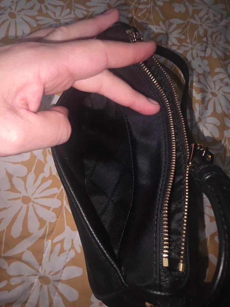 Michael Kors Black Shoulder Bag image indicator(3)