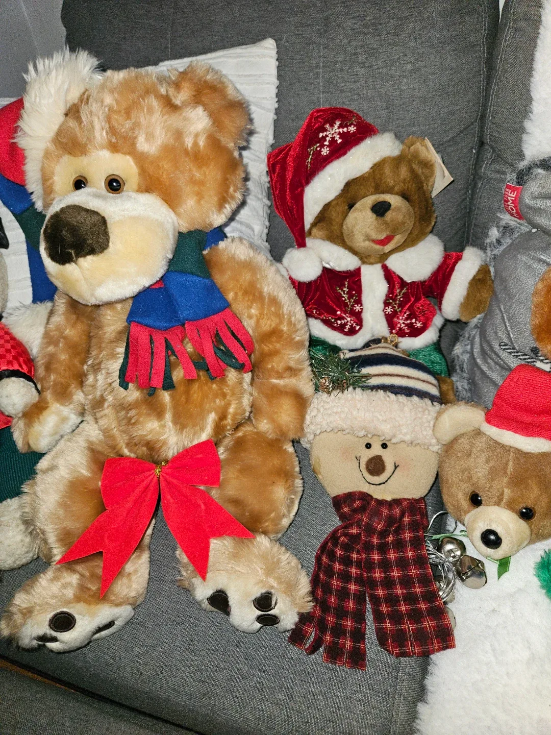 Christmas Plush Toy Collection image indicator(3)