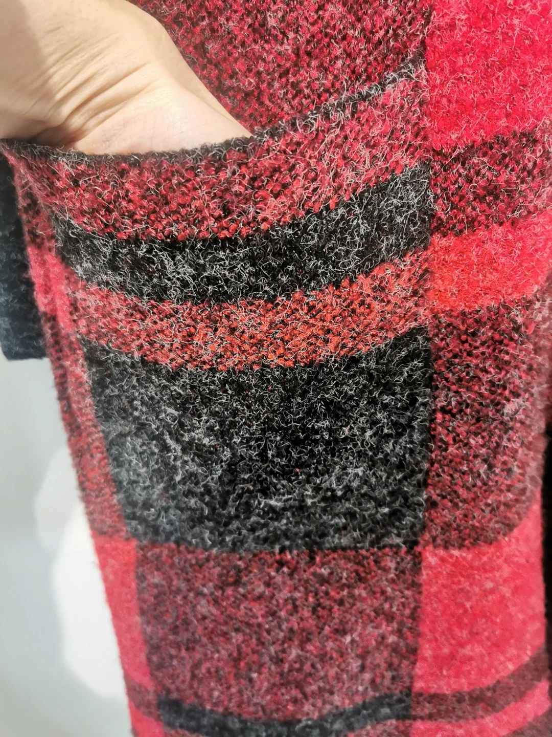 Cyrus Plaid Cardigan - Red & Black oversized l image indicator(3)