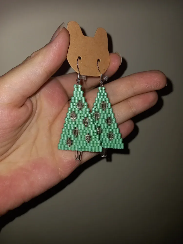 Handmade Beaded Christmas Tree Earrings image indicator(3)