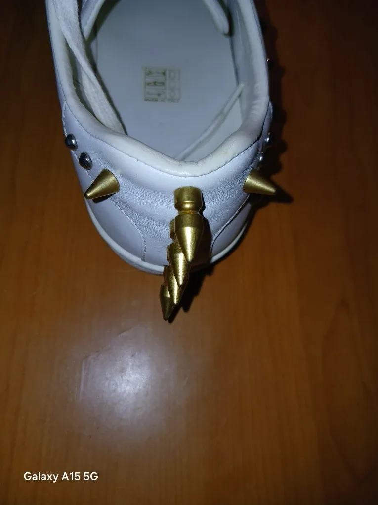 Gucci sneakers image indicator(4)