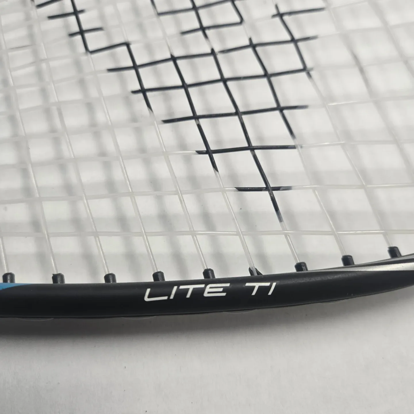 Dunlop Lite Ti Squash Racquet image indicator(3)
