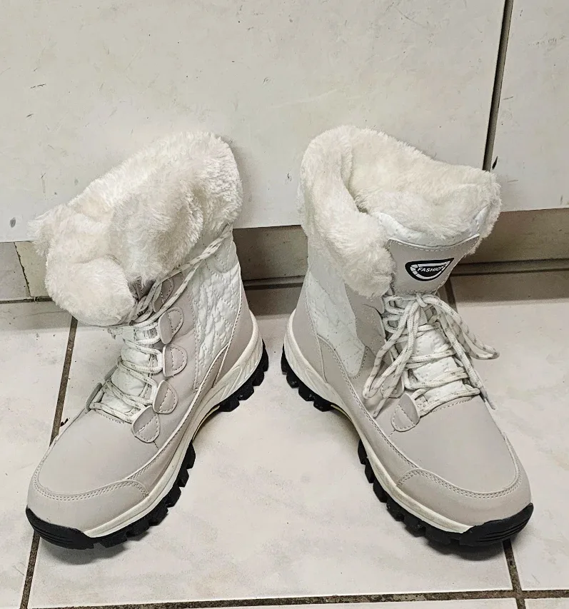 Cougar Fashion Winter Boots - Size 7 EU 38