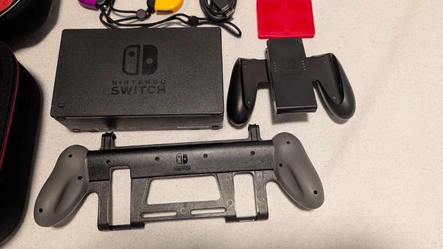 Nintendo Switch official accessories image indicator(3)