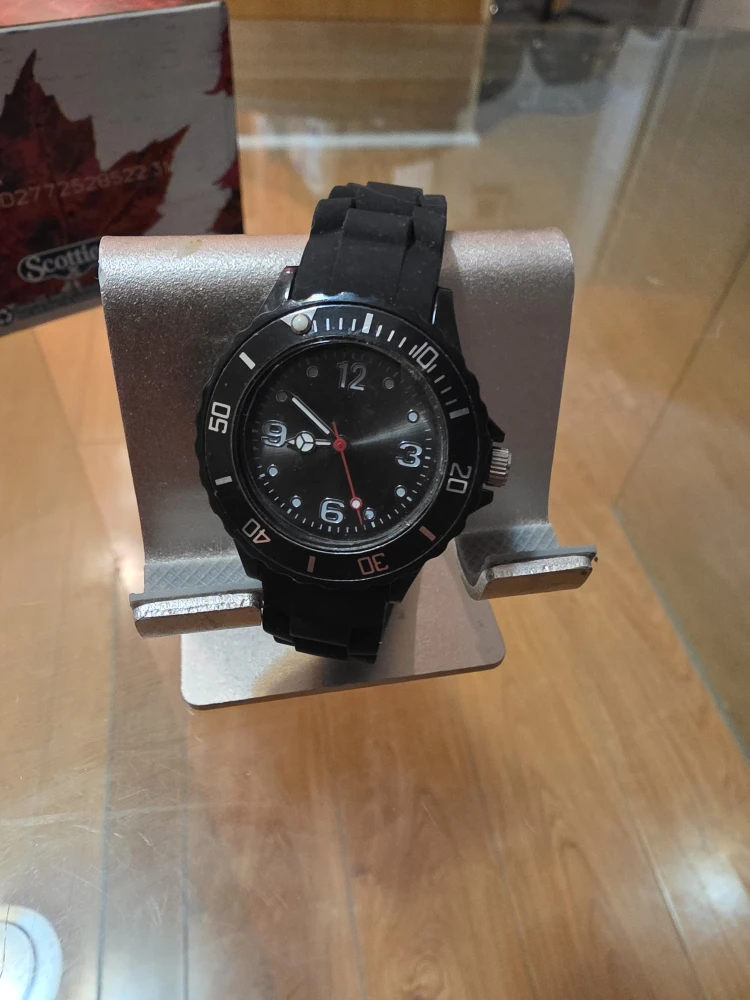 TCK Black Wristwatch