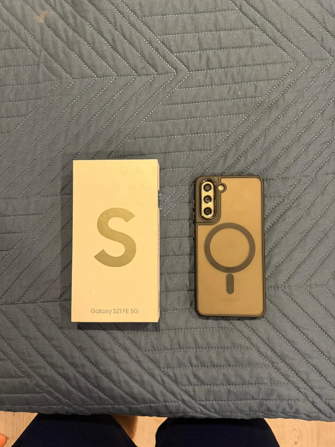 Samsung Galaxy S21 FE 5G - 256 GB, Green color image indicator(3)