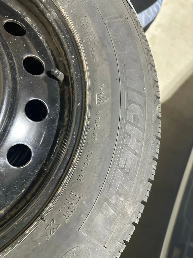 Michelin X-Ice Snow Winter Tires 205/60R16 image indicator(2)