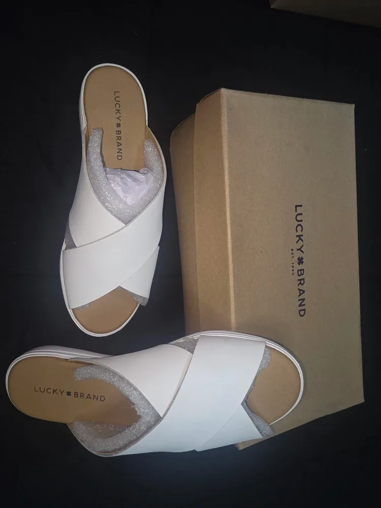 New Lucky Brand LK-Mahlay White Sandals - Size 8.5