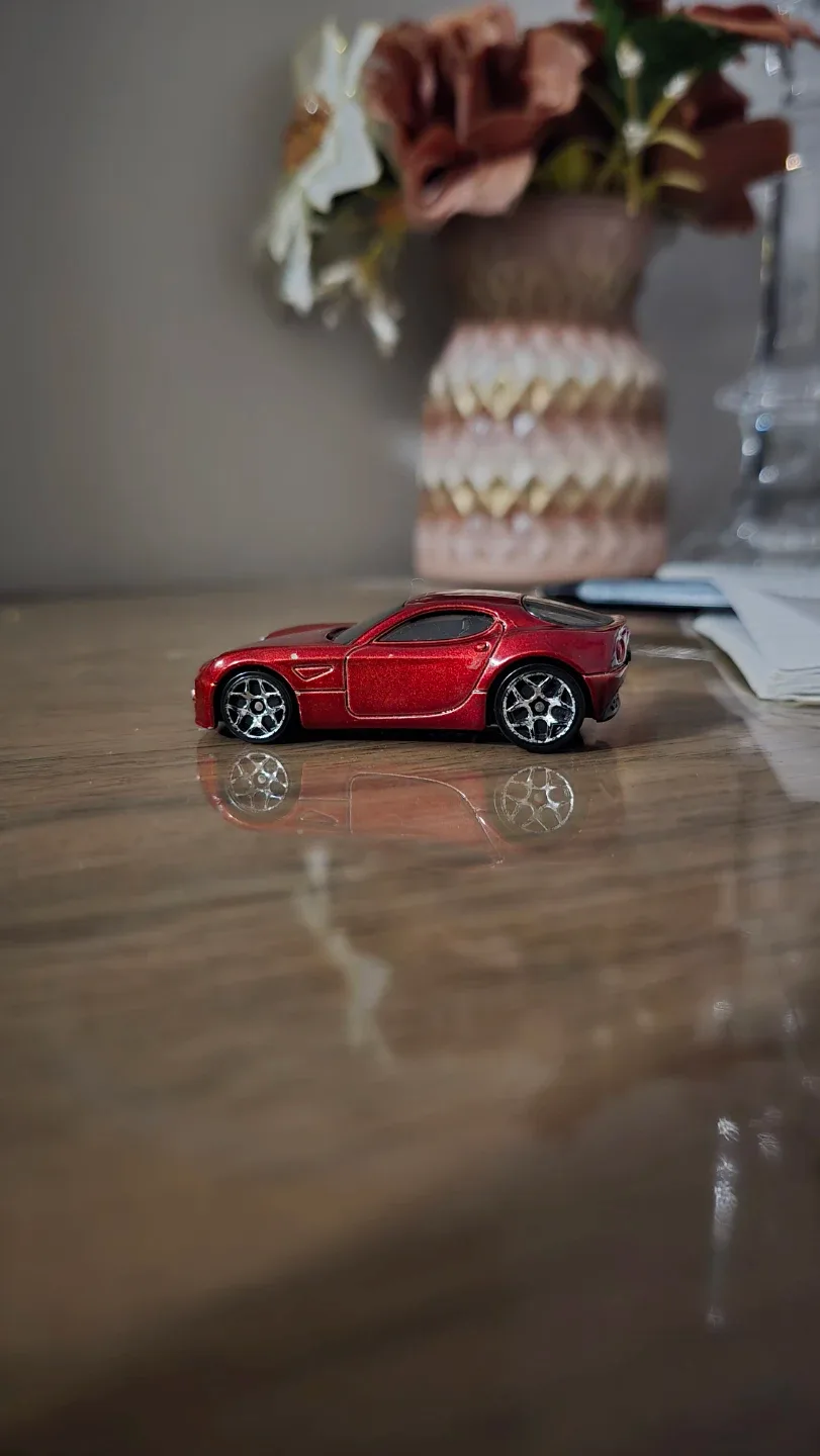 Hot Wheels Alfa Romeo 8C Competizione image indicator(2)