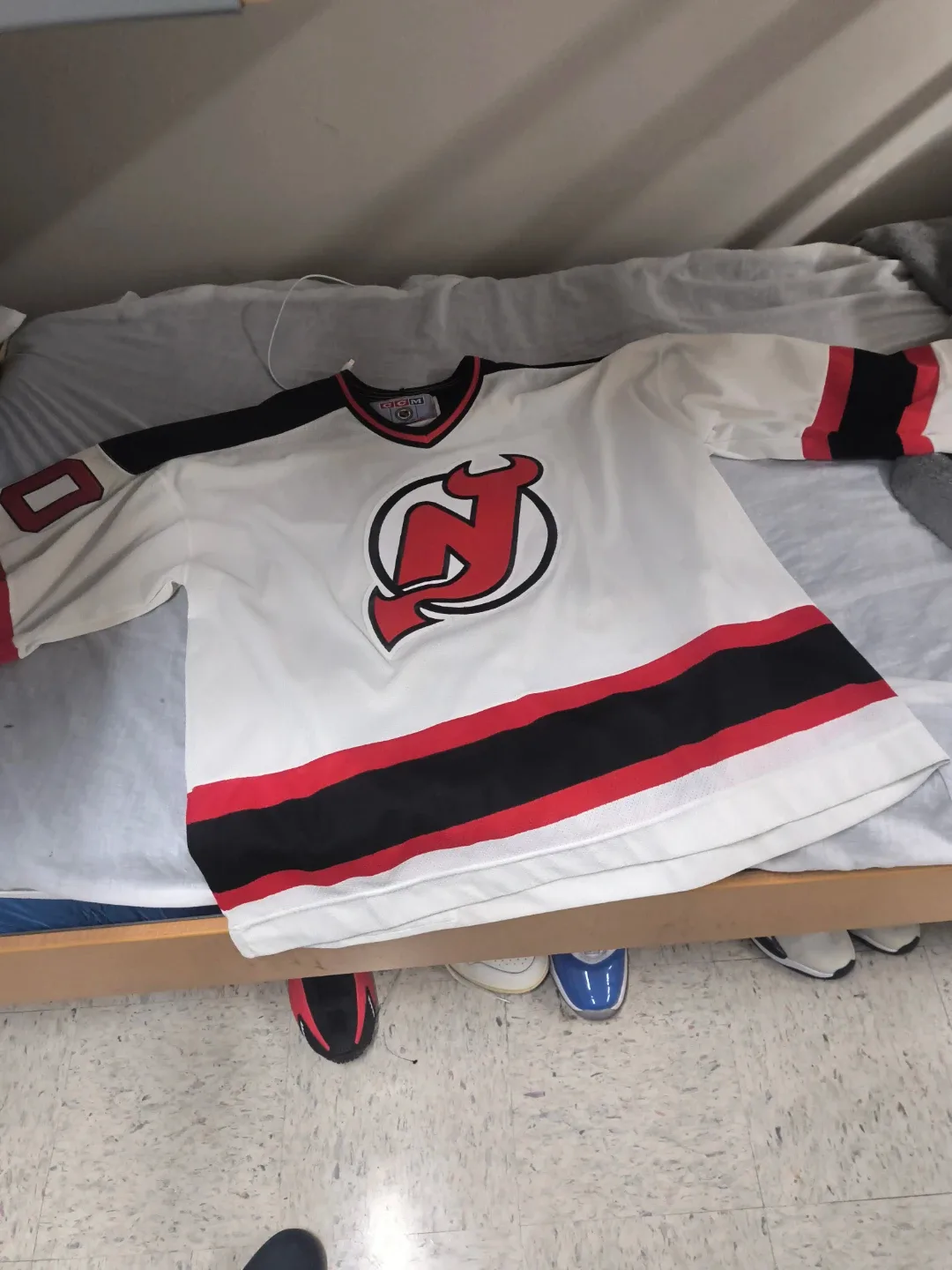 CCM New Jersey Devils Brodeur #30 Hockey Jersey image indicator(2)