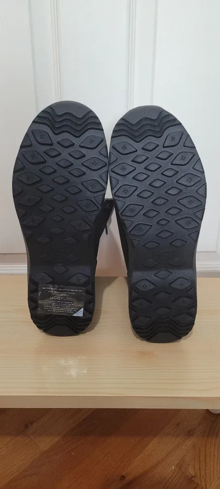 Brand New UGG Adirondack Boot III - Women's Size 8.5 - Black image indicator(8)