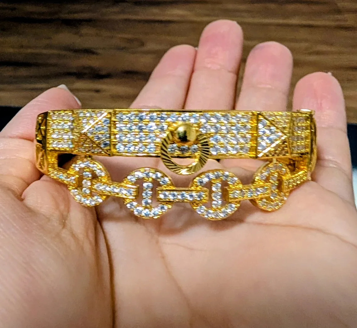 Gold Tone Bangle Bracelet image indicator(3)