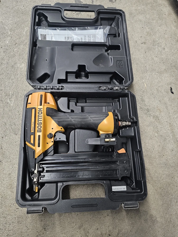 Bostitch  Point Nailer in Case