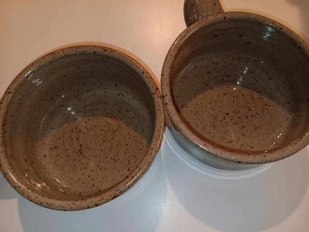 Handmade Ceramic Bowls - Set of 2 image indicator(3)
