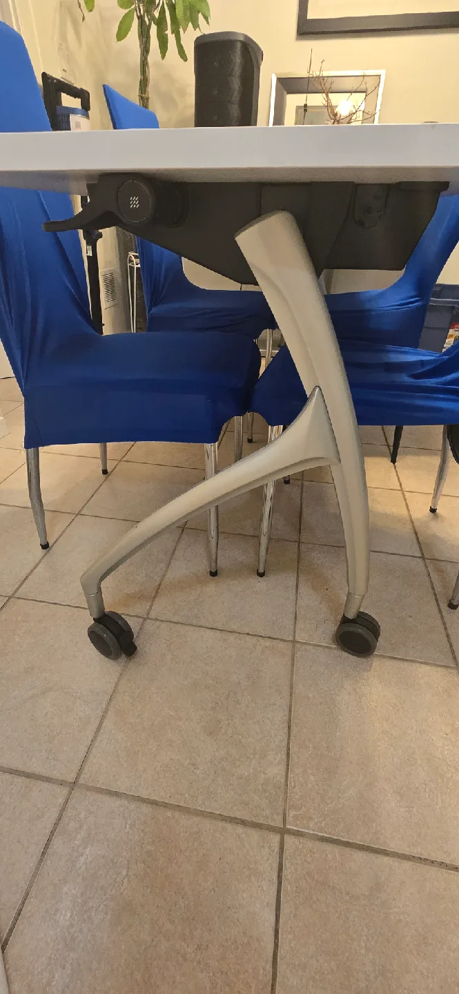 Folding Training Table on Wheels image indicator(3)