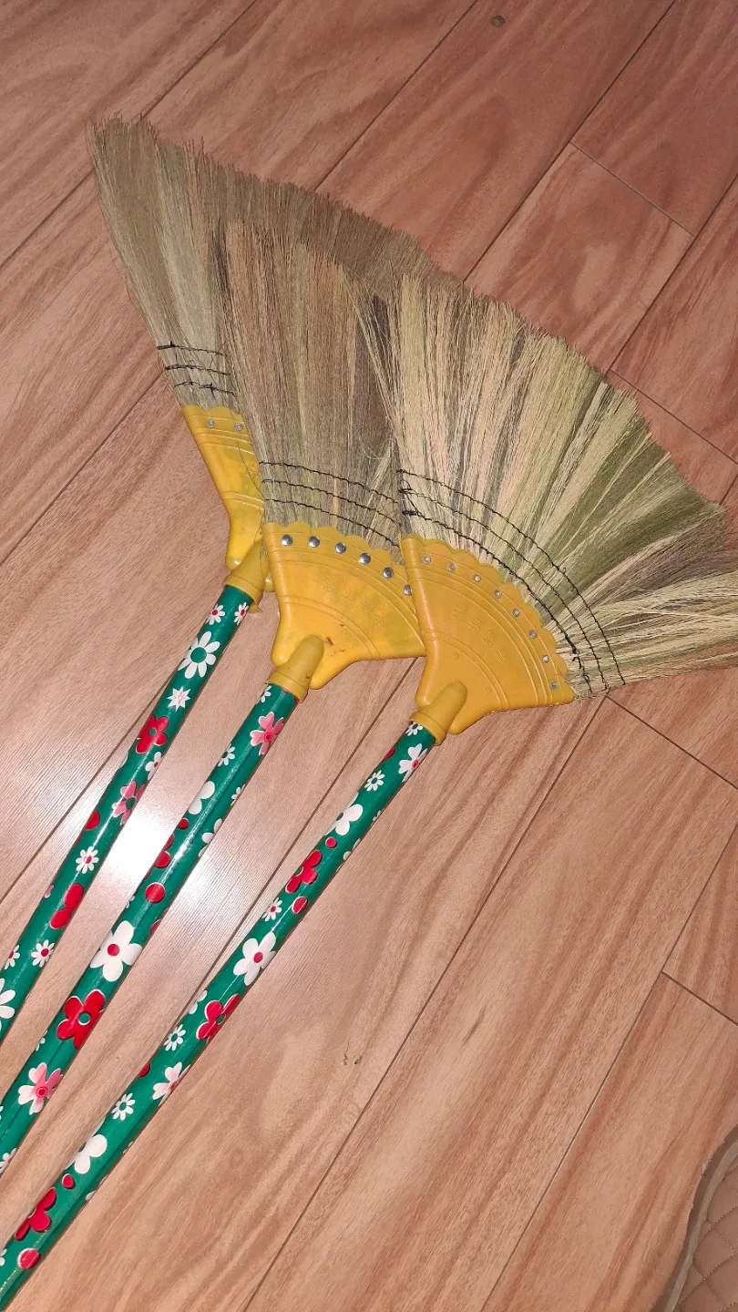 Broom with Floral Handle 🥕 image indicator(3)