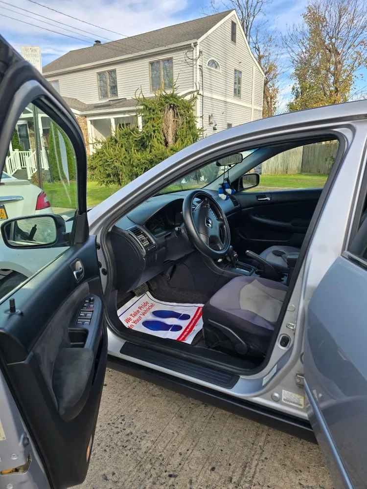 Silver Honda Accord Lx Sedan image indicator(9)