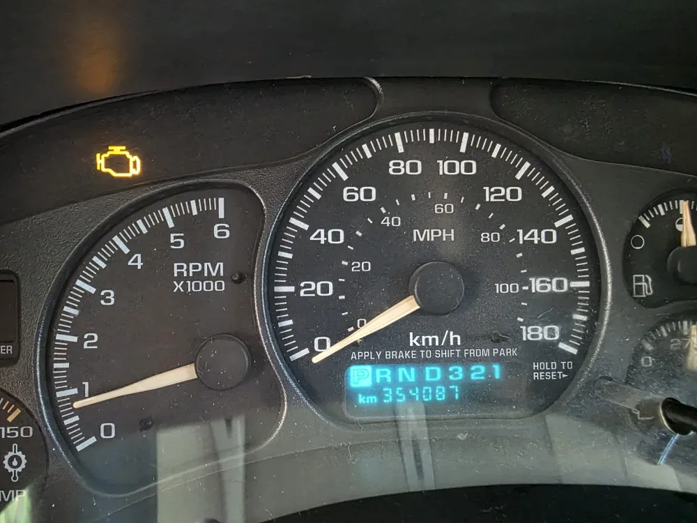 Chevrolet Silverado Truck image indicator(6)