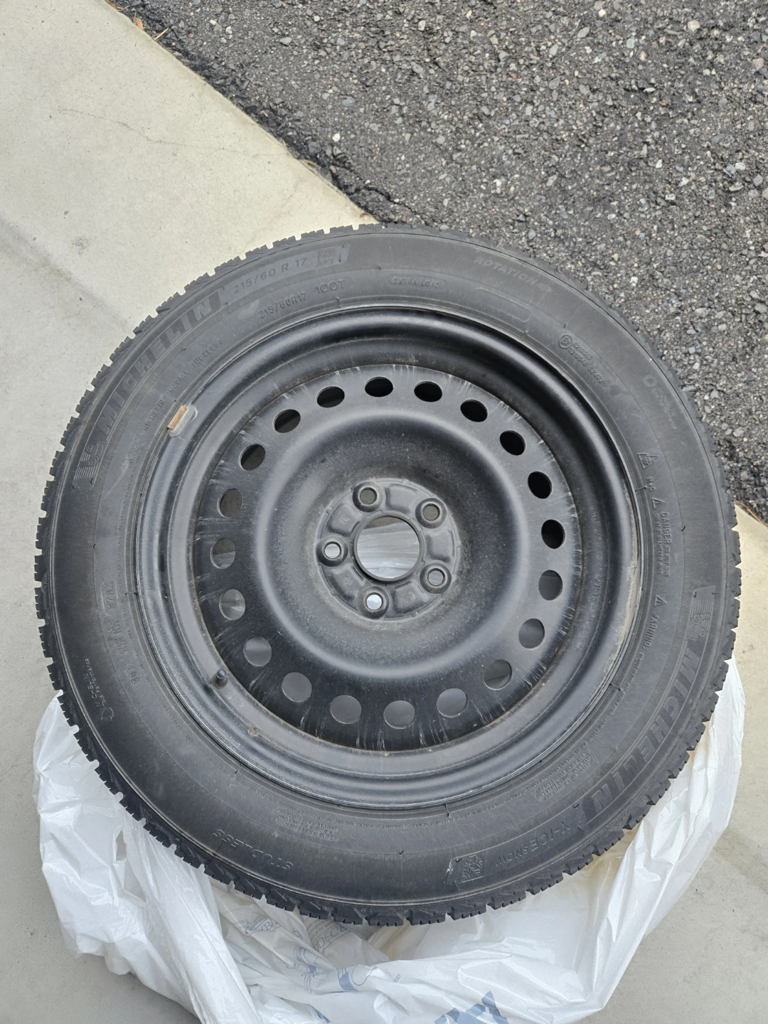 Michelin X-Ice winter tires on rims 215/60 R17