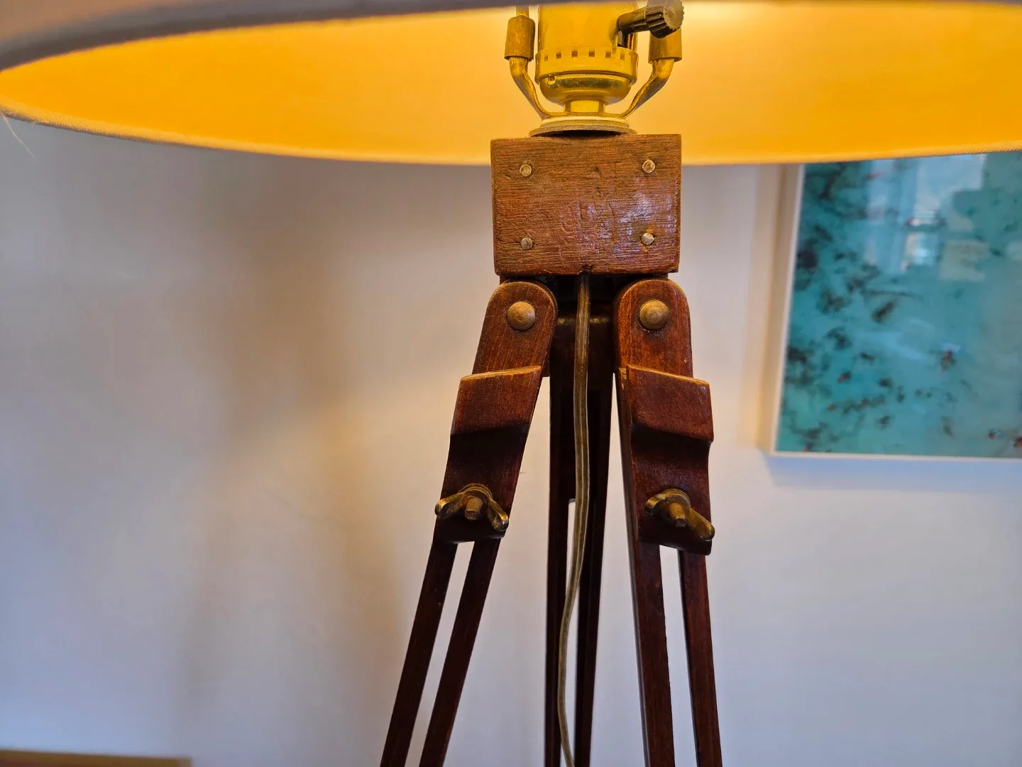 Tripod Floor Lamp image indicator(3)