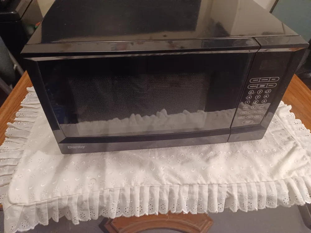 Danby Black Microwave image indicator(4)