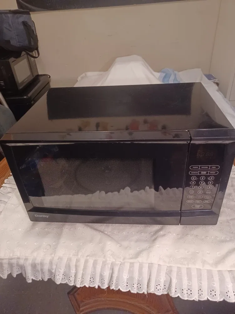 Danby Black Microwave image indicator(5)