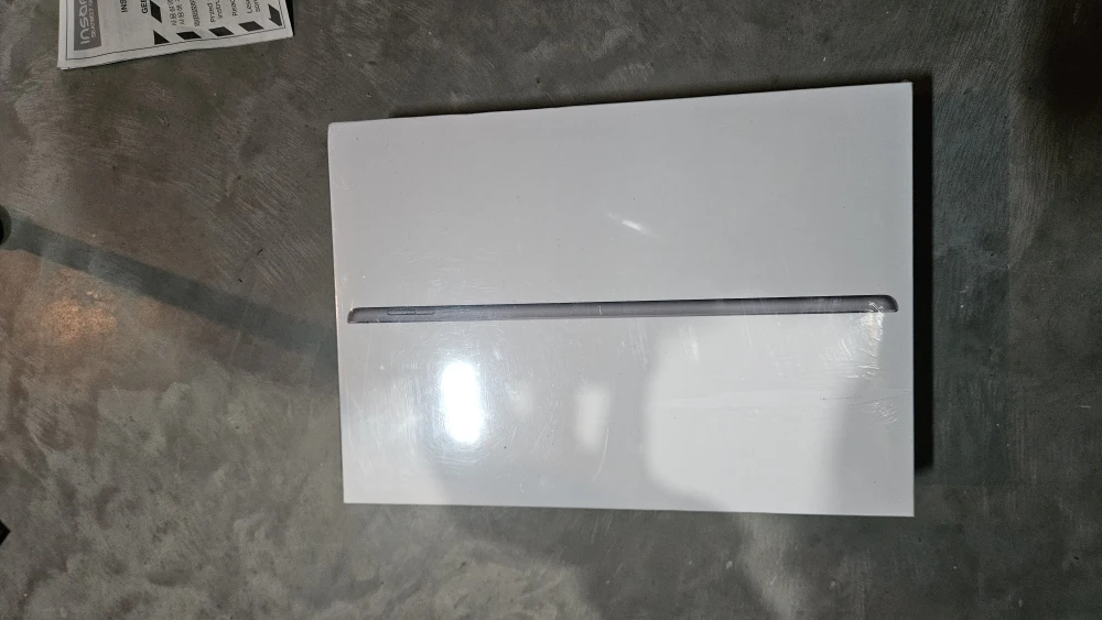 New Apple iPad (9th Gen) 64GB Wi-Fi Space Gray never opened - photo 2