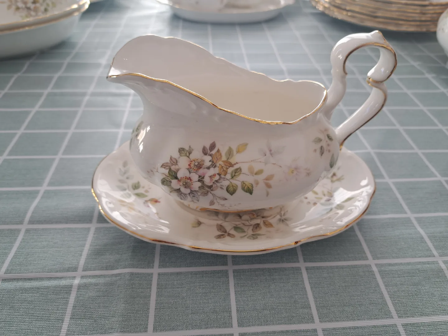 Vintage Royal Albert Bone China Floral Dinnerware Set image indicator(7)