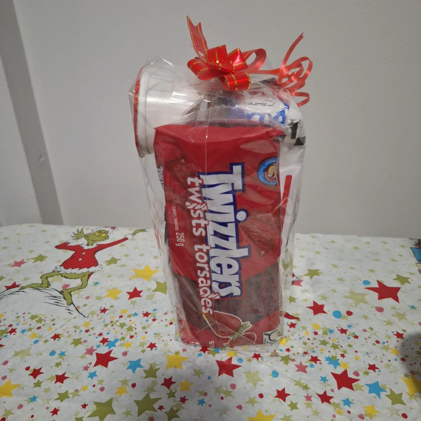 Candy & Snacks Gift Basket image indicator(2)