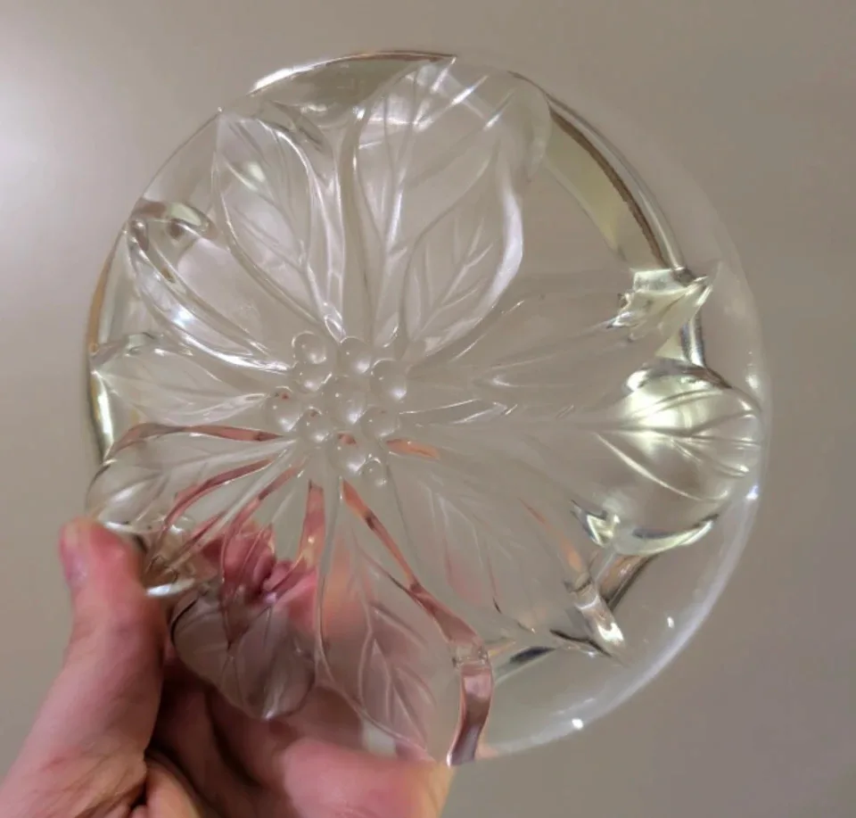 Studio Nova Gilded Poinsettia Round Candy Dish image indicator(2)