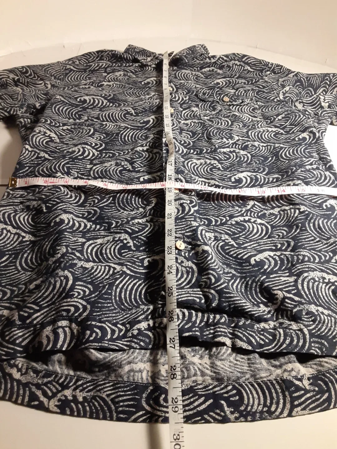 H&M L.O.G.G. - Short Sleeve Wave Pattern Button-Up Shirt | S: SM image indicator(6)