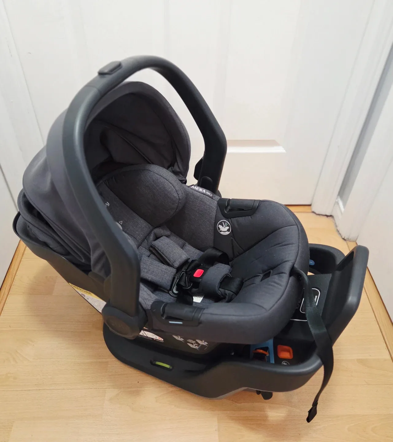 LIke New UPPAbaby Mesa Infant Car Seat - Grey image indicator(8)