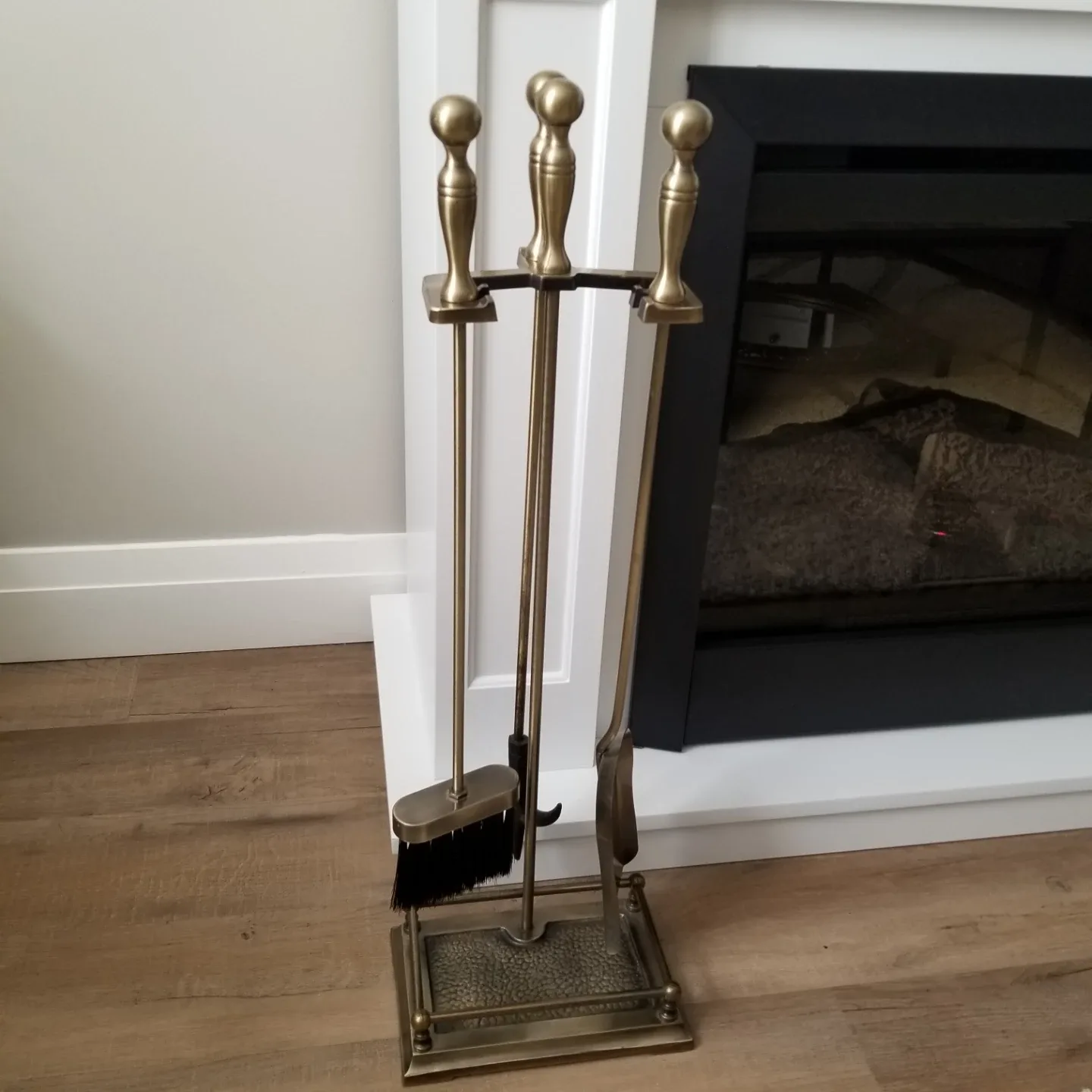 Fireplace Tool Set - Antique Brass Finish image indicator(3)