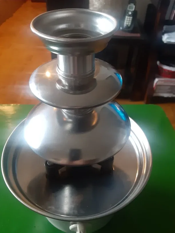 Chocolate Fountain - Great for Parties! image indicator(6)