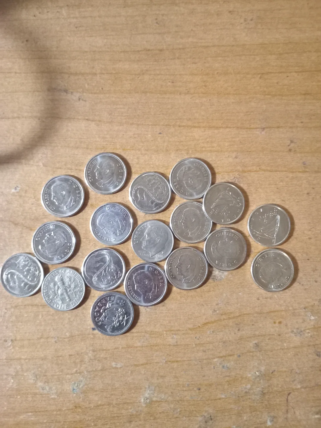 CANADIAN AND AMERICAN DIMES image indicator(2)