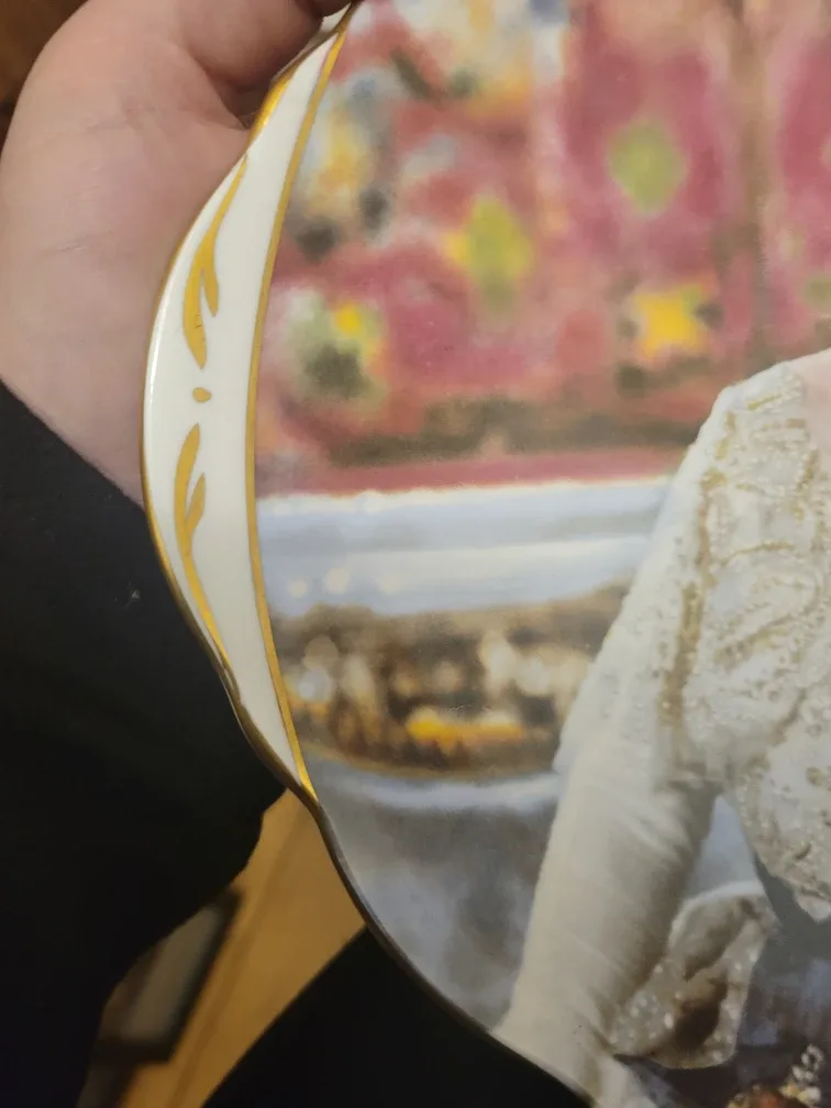 Crown Staffordshire Queen Mother 80th Birthday Plate image indicator(3)