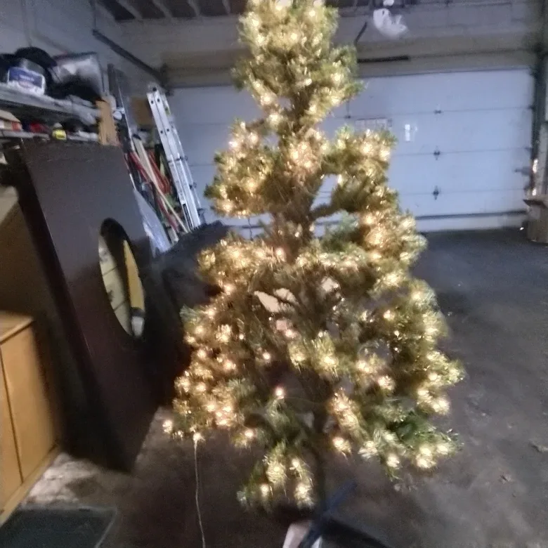 Christmas tree 6 feet