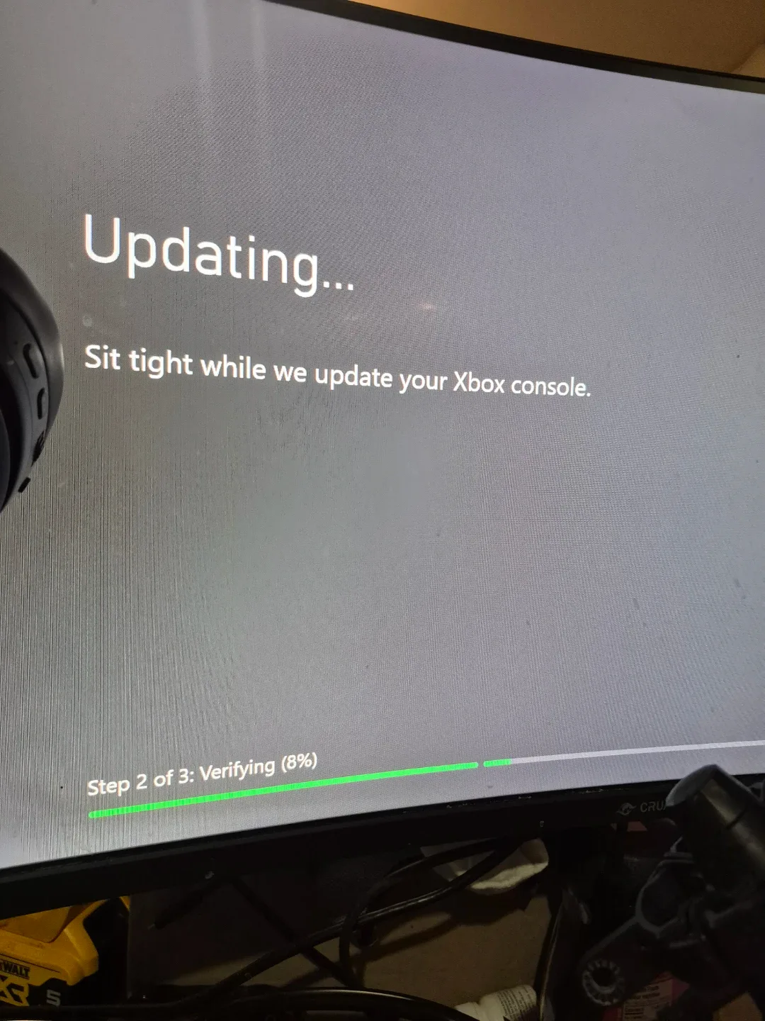 Xbox One S Console - White image indicator(2)